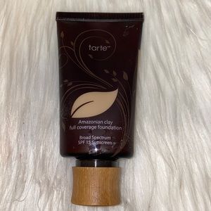 Tarte Amazonian Clay foundation